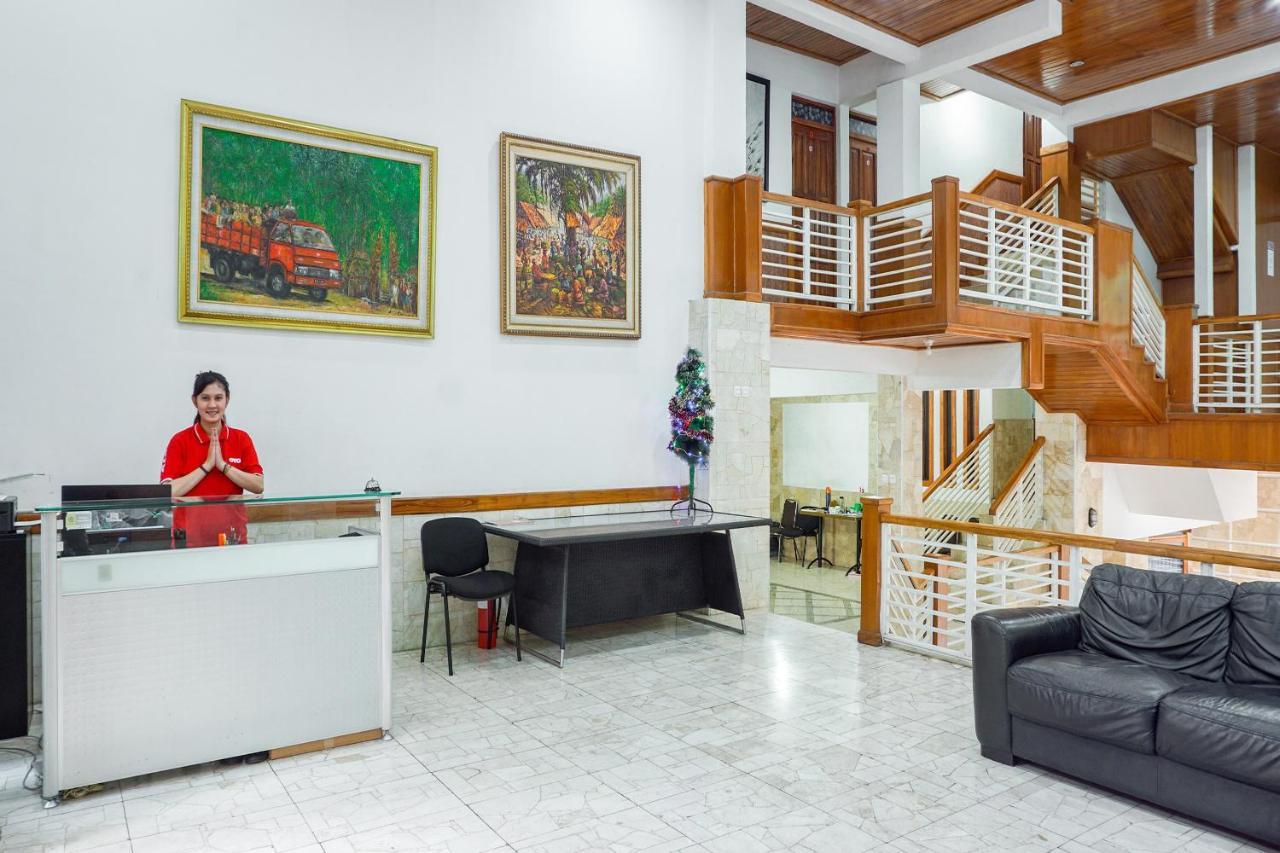 Oyo 1209 Tirtasari Nice Guesthouse 万隆 外观 照片