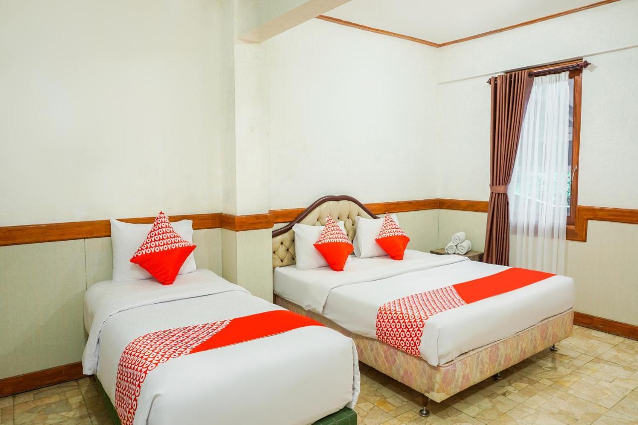Oyo 1209 Tirtasari Nice Guesthouse 万隆 外观 照片