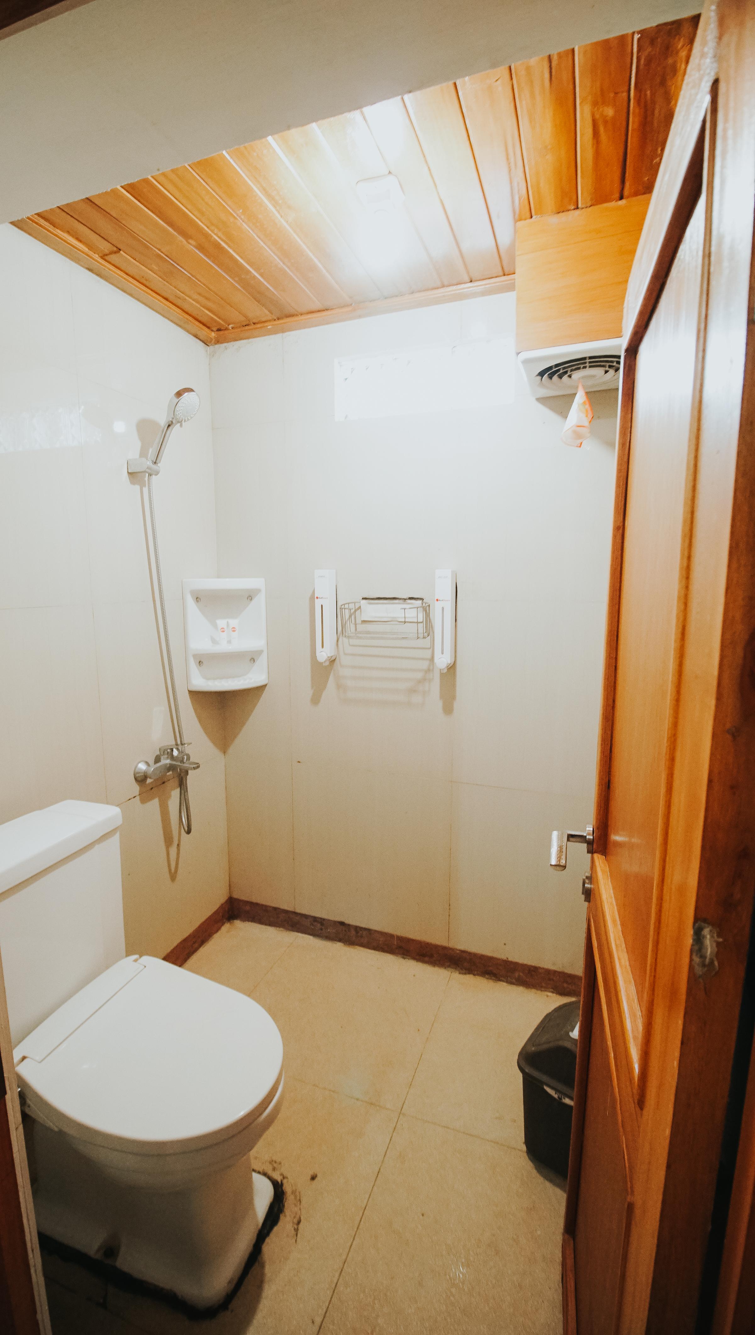 Oyo 1209 Tirtasari Nice Guesthouse 万隆 外观 照片